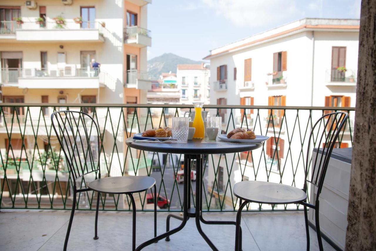 Velia34 Acomodação com café da manhã Salerno Exterior foto